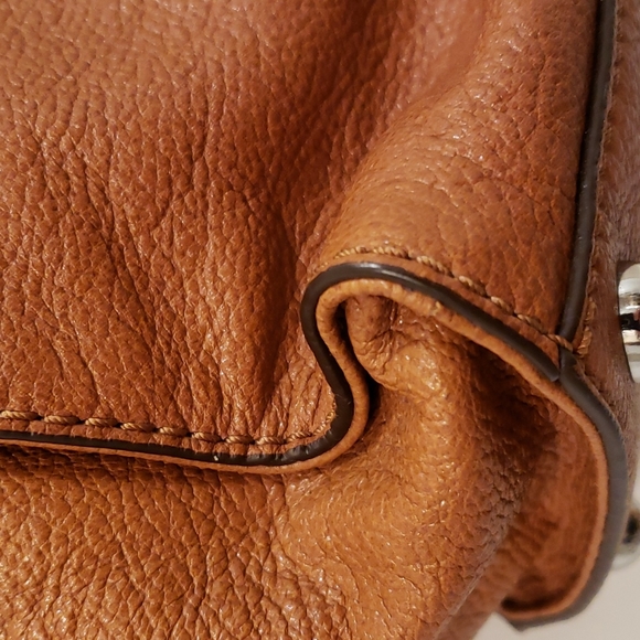 Michael Kors Hamilton Tote - Picture 5 of 11